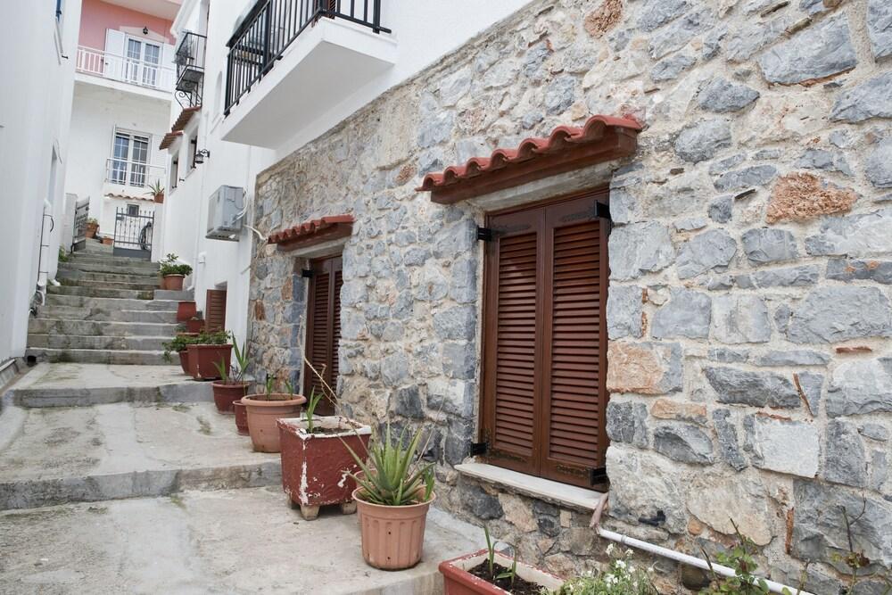 Penzion Agnantio Monemvasía